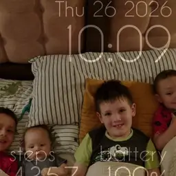 Mi Familia Mi Watch AoD