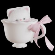 Kitty in cup