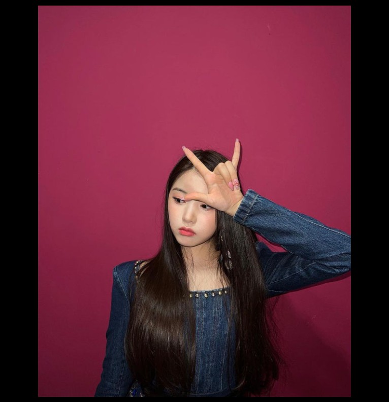 Jiwoo cute aesthetic pink