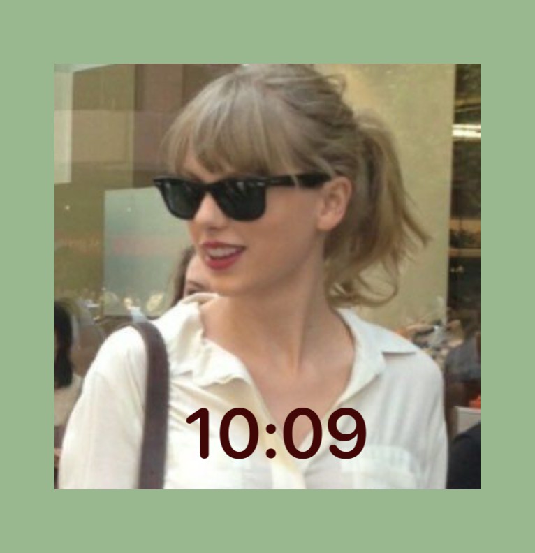 taylor swift clock 