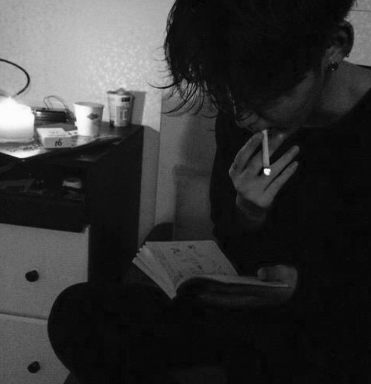 Fake smokers are hot 