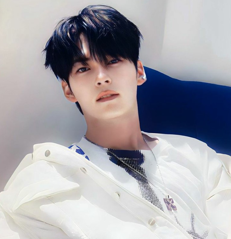 Sung Hanbin 