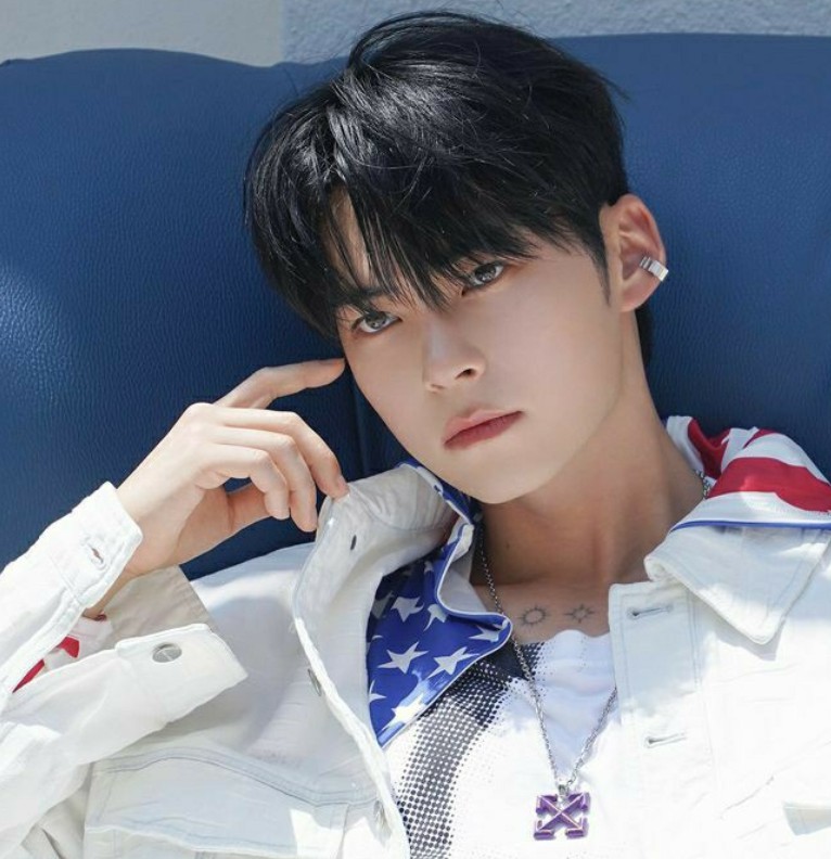 Sung Hanbin 