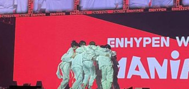 Enhypen Group Hug