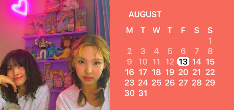 nayeon and momo 