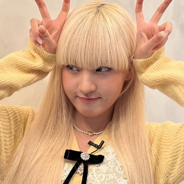 yellow kpop icon 