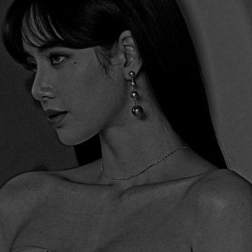 Lisa- Dark