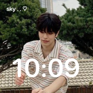 seungmin loml . . 