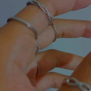 Hand rings