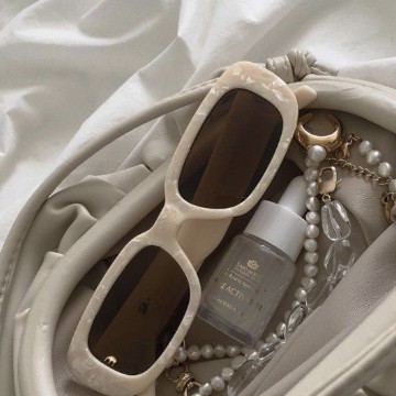 beige