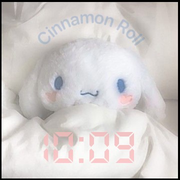 Hello Kitty cinnamon roll