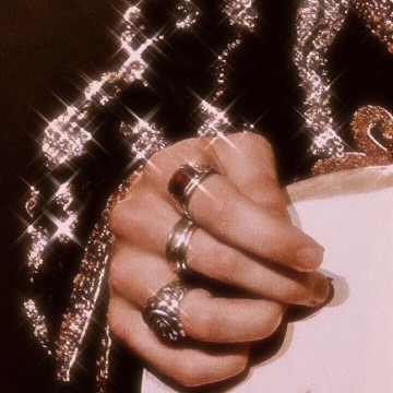 Harry Styles hands Copy