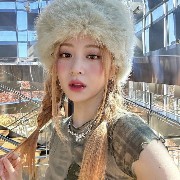 Lesserafim Yunjin