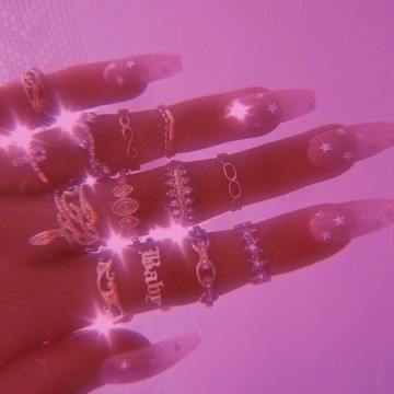 nails