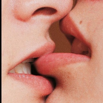 kiss