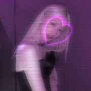 miyeon G-idle purple