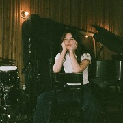 Gracie Abrams 