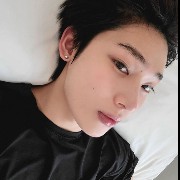 Sunoo bed selca