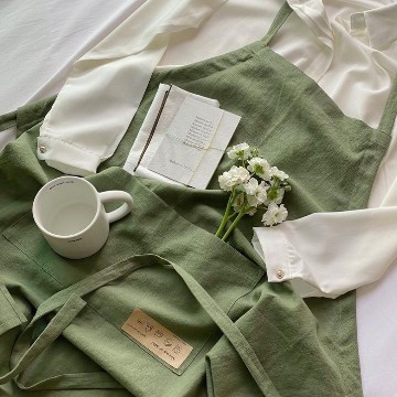 Green dress aesthetic