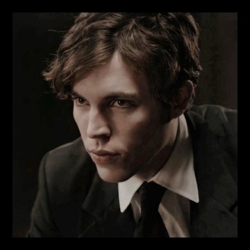 Tom Riddle Hughes