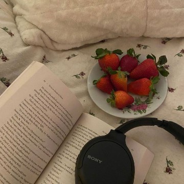 aesthetic headphones 