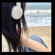 Uzzlang gurl headphones