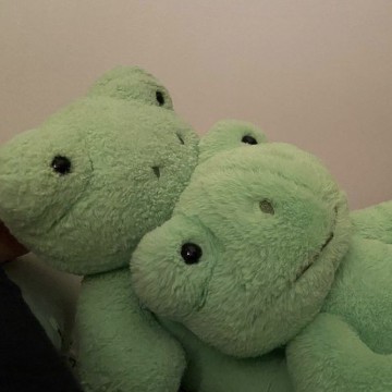 green frogs : 