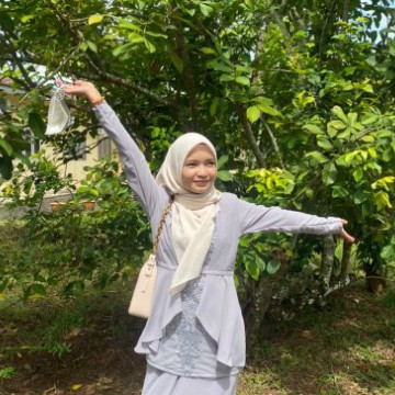 comel saya