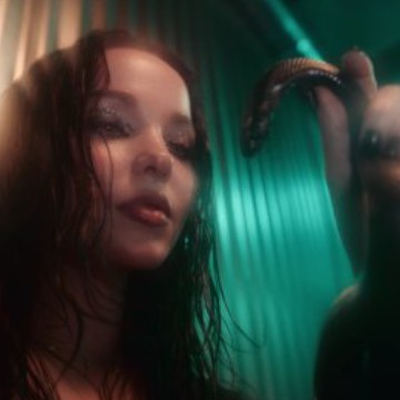 Dove Cameron bf mv