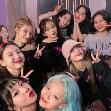 TWICE 