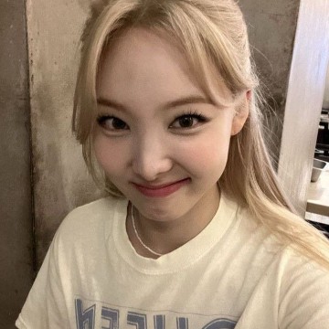 Nayeon brown