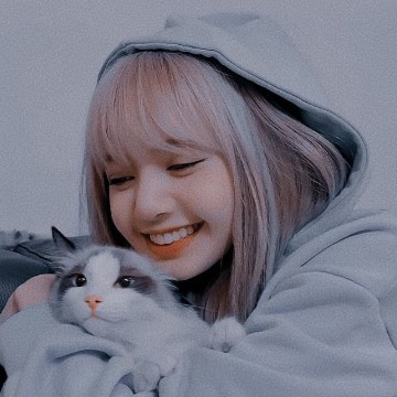Lisa Light blue tint