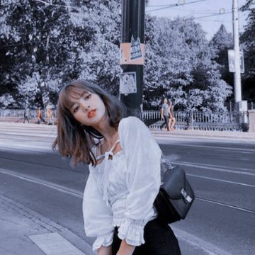 lisa blue ish gray icon