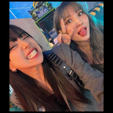 Chaeyoung and momo