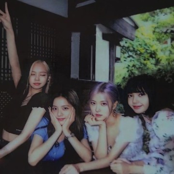 a cute blackpink widget 