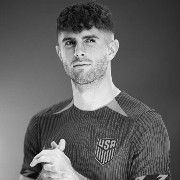 Pulisic b&w USMNT