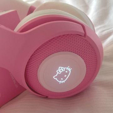 hello kitty headphones