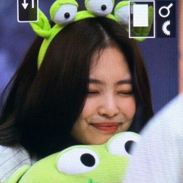 JENNIE