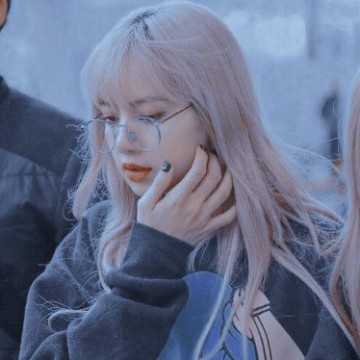Lisa Light blue tint