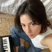Gracie Abrams 