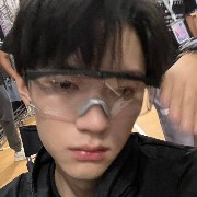 zhou yi ran Copy