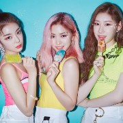 ITZY ITZ ICY LIA CHAERYEONG AND RYUJIN