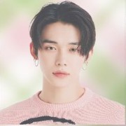 yeonjun green pink 